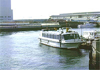 大阪市から出港の船